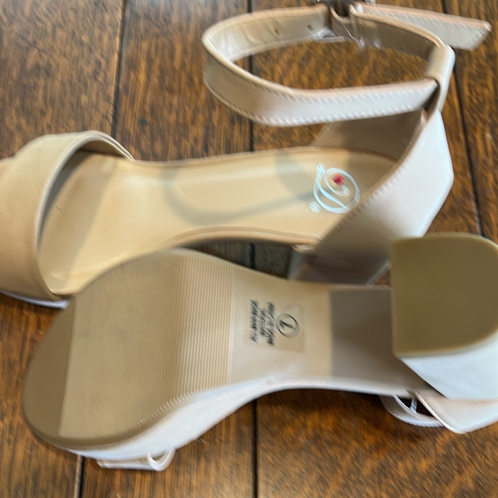Platform heels - Picture 2 of 2